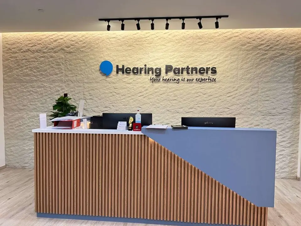 Hearing Partners 幸运商业中心分店的柜台